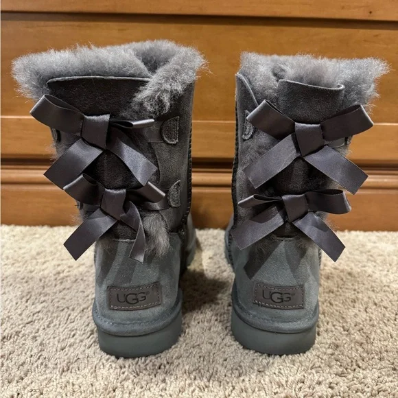 Authentic Preowned Ugg Bailey Bow II Boots Size USA 7 - Picture 5 of 11